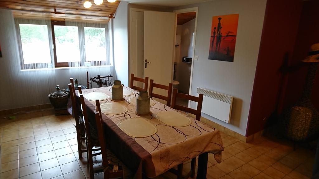 Gites De L'Archange Courtils Екстериор снимка