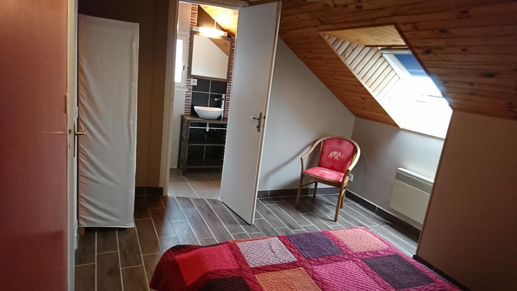 Gites De L'Archange Courtils Екстериор снимка